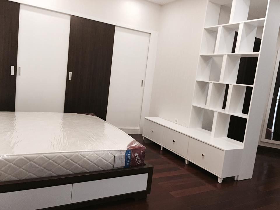 Cho thuê căn hộ chung cư Royal City 124 m2, 2 ngủ đồ, nội thất xịn đẹp giá 16tr/tháng 305966