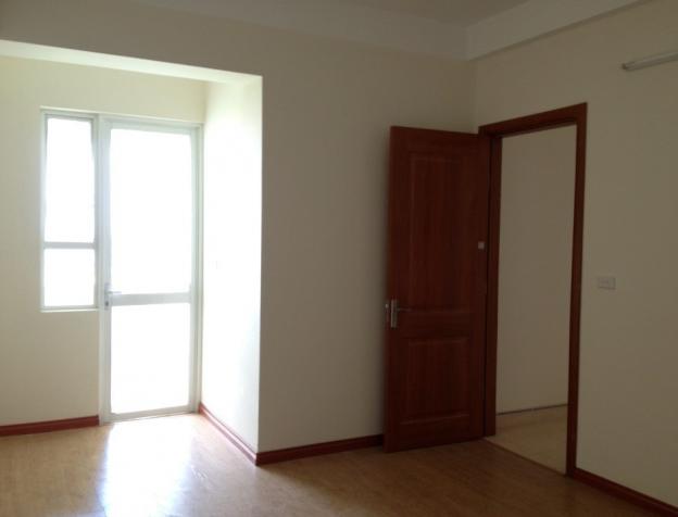 Cho thuê căn hộ chung cư tại 101 Láng Hạ 163 m2, 3PN đồ cơ bản giá 13tr/th 449796