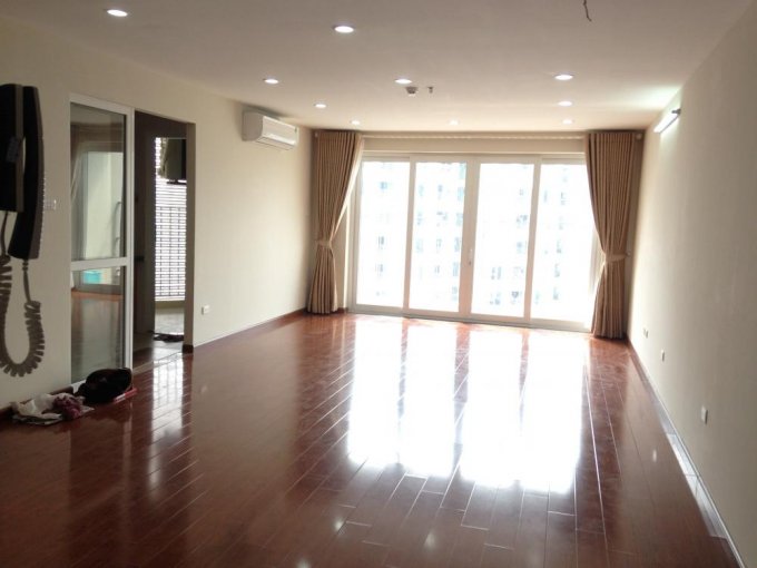 Chính chủ cho thuê căn hộ chung cư CC 57 Láng Hạ, 200m2, 3PN, đồ cơ bản, 21 triệu/tháng 470678