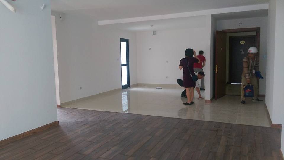 Cho thuê căn hộ Goldmark City, 136 Hồ Tùng Mậu, 125m2,9tr/th. LH 0983989639 596262