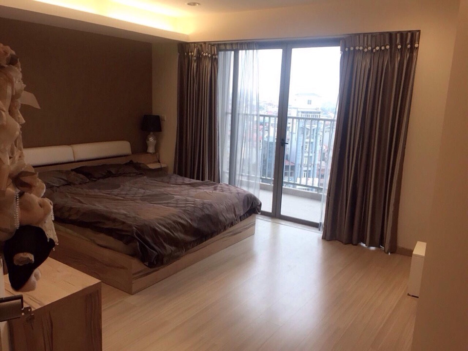 Căn hộ 3 phòng ngủ, nội thất hiện đại cho thuê tại Mandarin Garden giá cực rẻ 328847