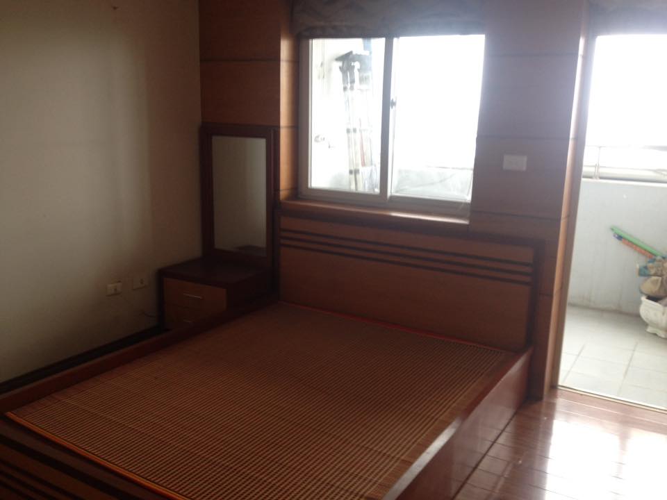 Cho thuê căn hộ chung cư 102 Thái Thịnh 3 phòng ngủ có một ít đồ (ảnh thật 100%) 619039