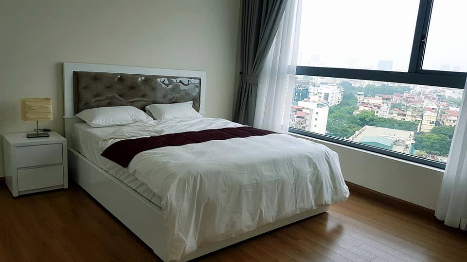 Cho thuê CHCC Vinhomes Nguyễn Chí Thanh, căn góc 3 phòng ngủ, đầy đủ đồ, view hồ. LH 0936178336 651340