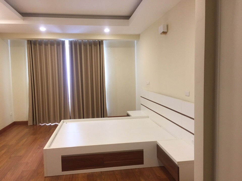Cho thuê căn hộ tại tòa M5 Nguyễn Chí Thanh, Đống Đa. DT 150m2, 3PN, đủ đồ đẹp, giá: 15 tr/tháng 659990