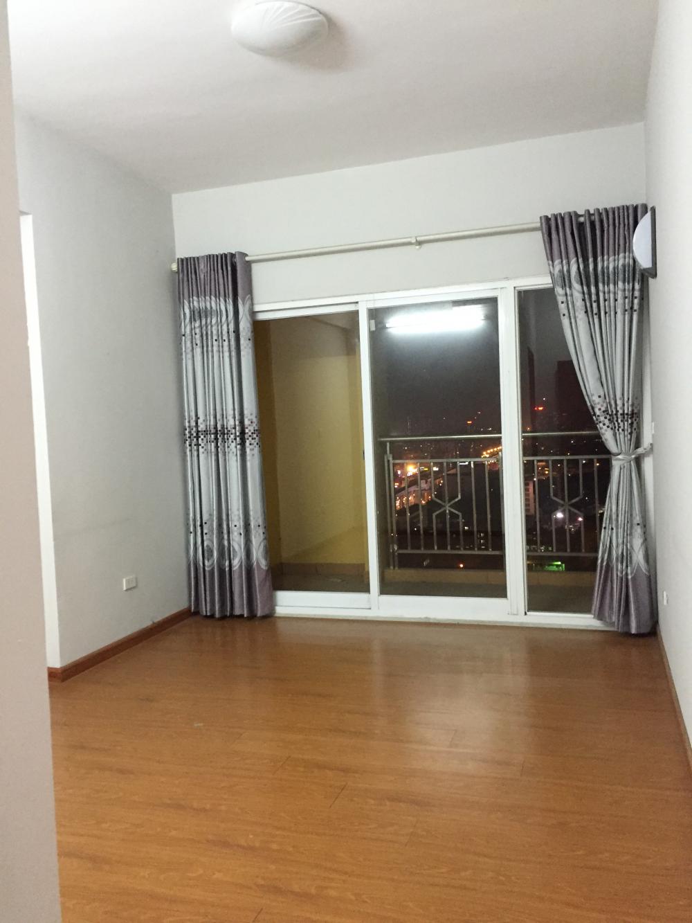 Cho thuê căn hộ chung cư M3 - M4 Nguyễn Chí Thanh, 160m2, 4 phòng ngủ, đồ cơ bản, 15 tr/th 674991