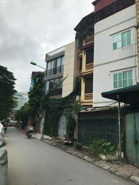 Gia đình cần bán gấp biệt thự tại phố Sài Đồng dt 102m2 giá mong muốn 6.5 tỷ. LH: 0971479014. 695395