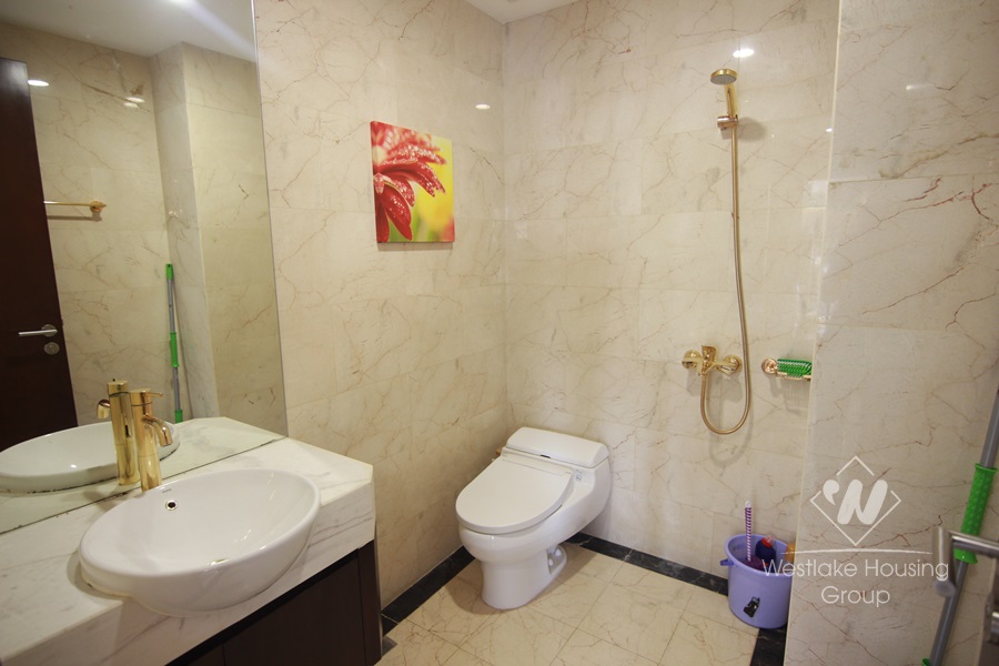 Cho thuê căn hộ 60B Nguyễn Huy Tưởng, 2 phòng ngủ, 60m2, đồ cơ bản, giường, tủ, 8 tr/th 757333