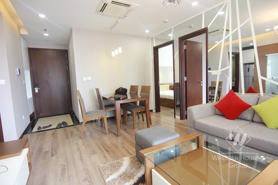 Cho thuê căn hộ 60B Nguyễn Huy Tưởng, 2 phòng ngủ, 60m2, đồ cơ bản, giường, tủ, 8 tr/th 757333