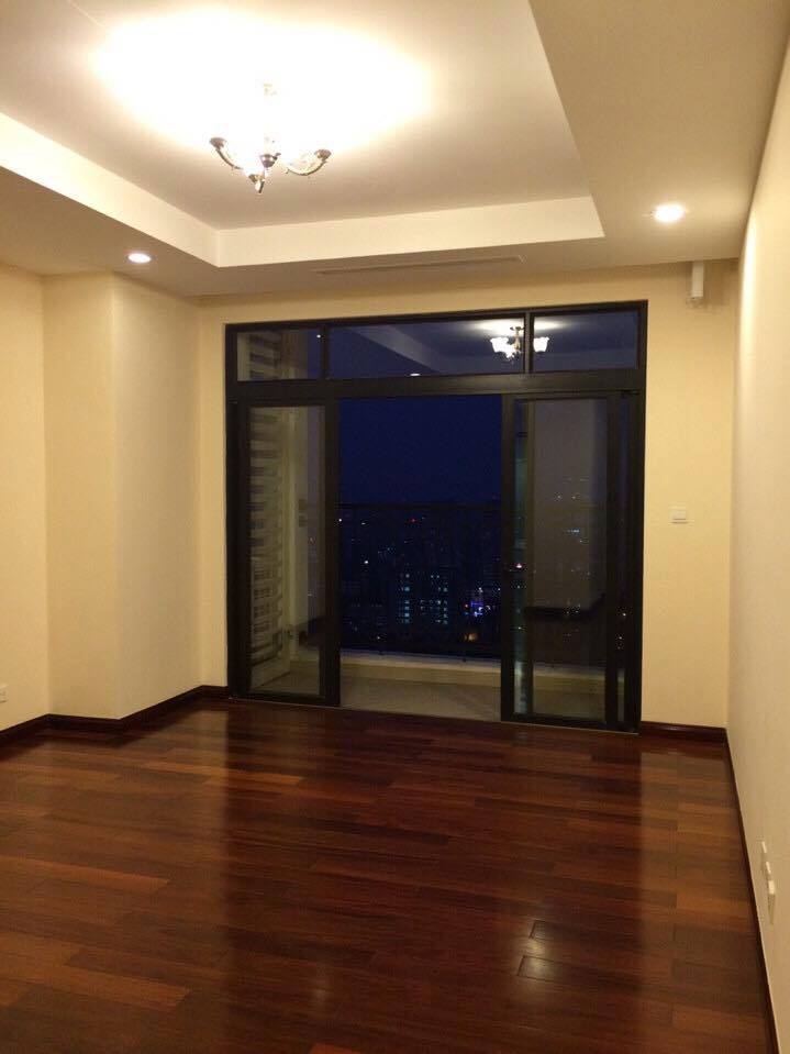 Cho thuê căn 2 phòng ngủ sáng tòa R2, đồ cơ bản, view đẹp, ban công Đông Nam 759923