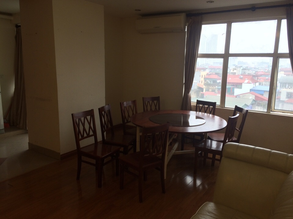 Chính chủ cho thuê gấp căn hộ tại 15-17 Ngọc Khánh, DT: 160m2, LH: Hà 0982100832 765650