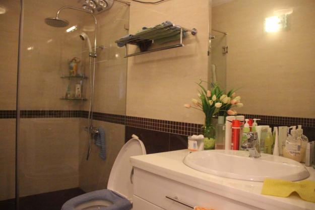 Cho thuê căn hộ Ngọc Khánh Plaza, 110m2, 2 phòng ngủ, đủ đồ, giá 15 tr/tháng. LH: 0944.140688 803509