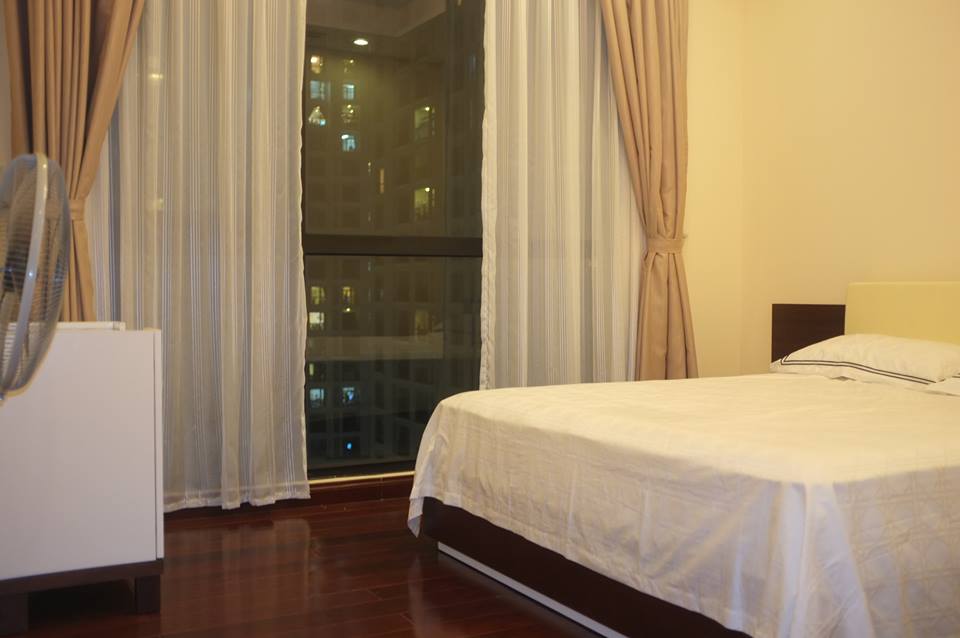 Cho thuê căn hộ chung cư Royal City- 72 Nguyễn Trãi- Thanh Xuân, 3 ngủ, đủ đồ, giá 21 triệu/ tháng.
 809472