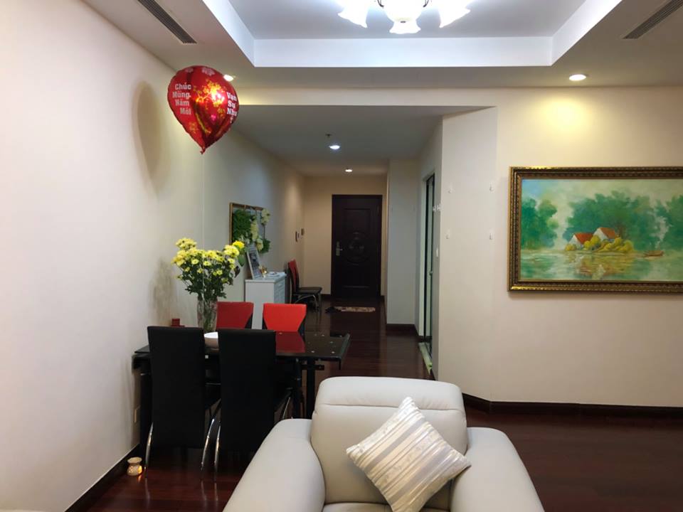 Cho thuê chung cư Royal City-72A Nguyễn Trãi, dt 113m2, 2N,đồ cơ bản.Miễn phí xem nhà. LH 0969 339 321 817912