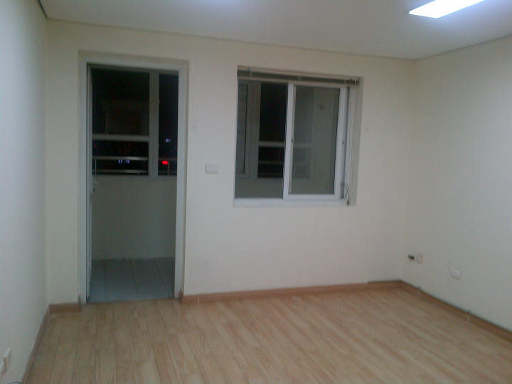 Giá rẻ cho thuê căn hộ chung cư 102 Thái Thịnh, 70m2, 2 phòng ngủ, đồ cơ bản, 8,5 tr/th 820496