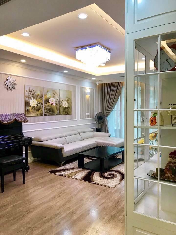 Cho thuê căn hộ 3 phòng tại 36 Hoàng Cầu, Tân Hoàng Minh, tầng 18, đủ đồ, view hồ 829546