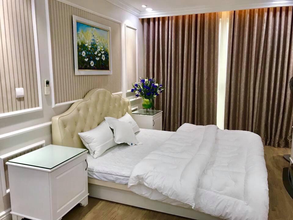 Cho thuê căn hộ 3 phòng tại 36 Hoàng Cầu, Tân Hoàng Minh, tầng 18, đủ đồ, view hồ 829546