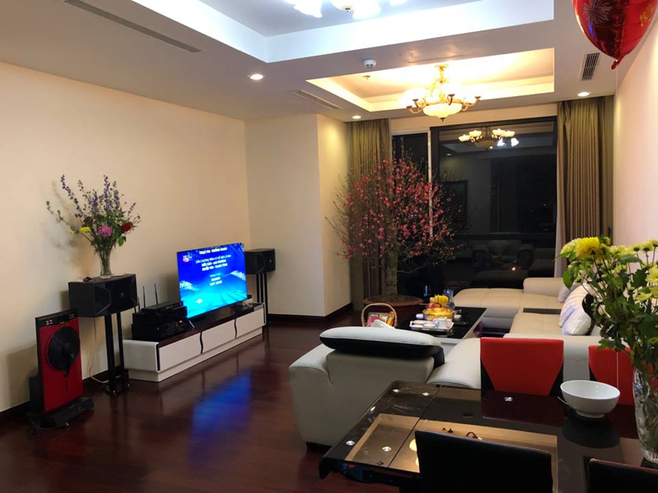 Chính chủ cho thuê căn hộ Royal City Nguyễn Trãi, DT 120m2, 2PN, full đồ, giá 18 tr/th 832379
