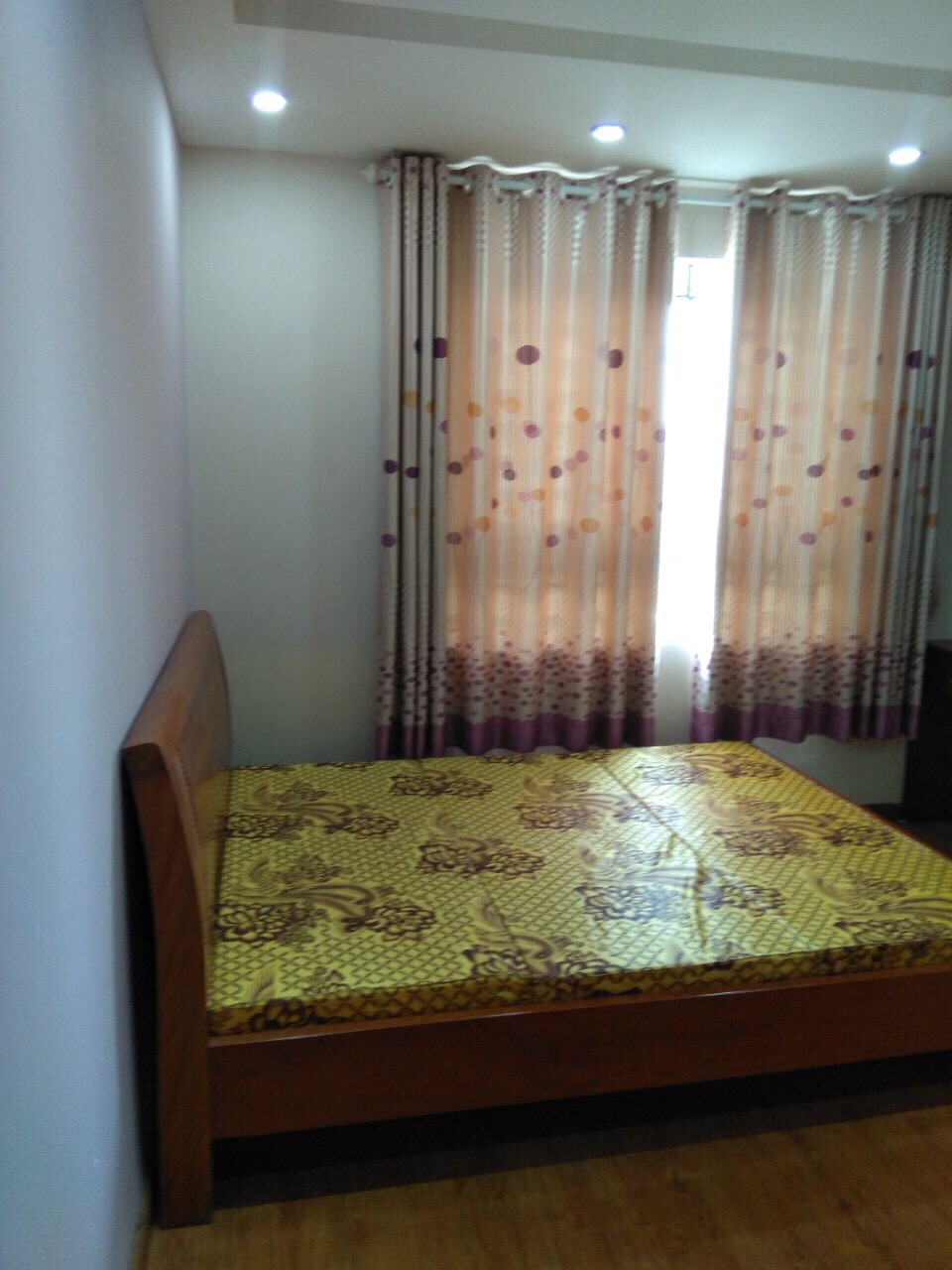 Cho thuê chung cư Vinaconex 3, khu đô thị Trung Văn, 2 phòng ngủ, cơ bản, 8tr/tháng LH: 0915651569 834918