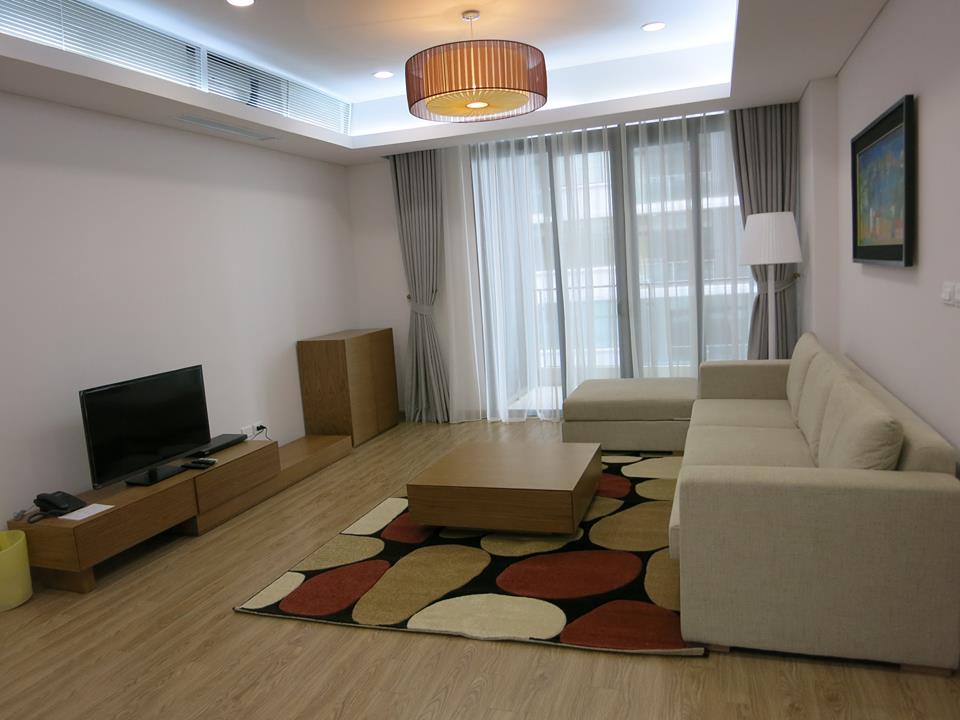 Chính chủ cần cho thuê căn hộ 57 Láng Hạ, DT 126m2, 2 phòng ngủ, full đồ, giá 15 tr/th.  852033