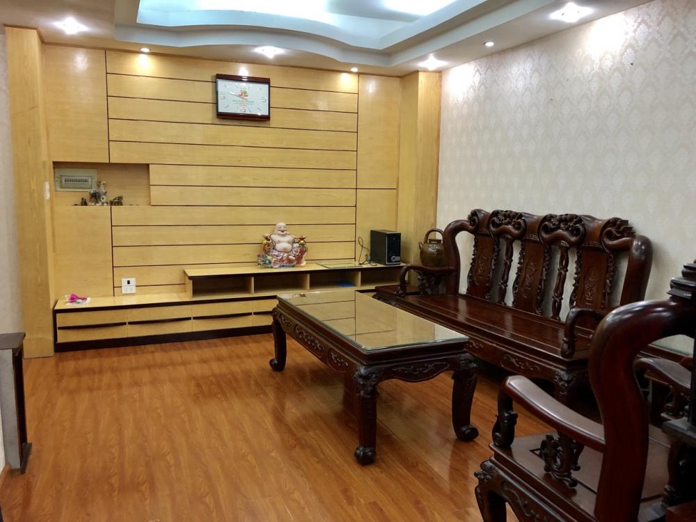Cho thuê căn hộ chung cư D5C Trần Thái Tông 130m2, 2-3PN, full nội thất, giá thuê 12 tr/th 852350