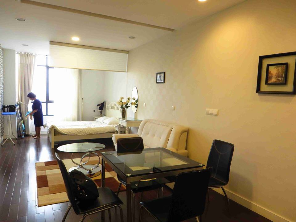 Cho thuê căn hộ 1 phòng ngủ cực đẹp tại chung cư Vinhomes Nguyễn Chí Thanh, 50m, nội thất hiện đại 853237