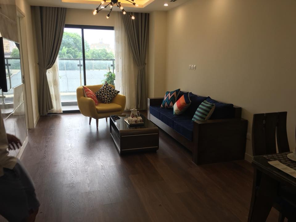 Cho thuê căn hộ 27 Huỳnh Thúc Kháng, DT 110m2, 3 phòng ngủ, có đồ, giá thuê 12tr/th 869497
