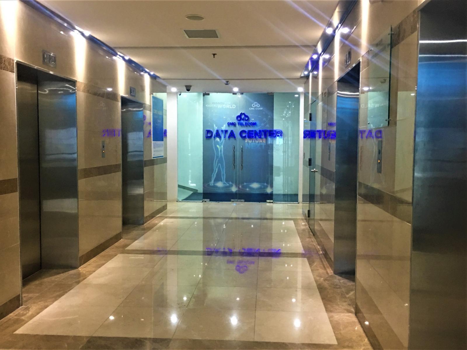 Cho thuê văn phòng phố Duy Tân, DT 78m2, vị trí đắc địa, giá chỉ từ 340 nghìn/m2. 896012