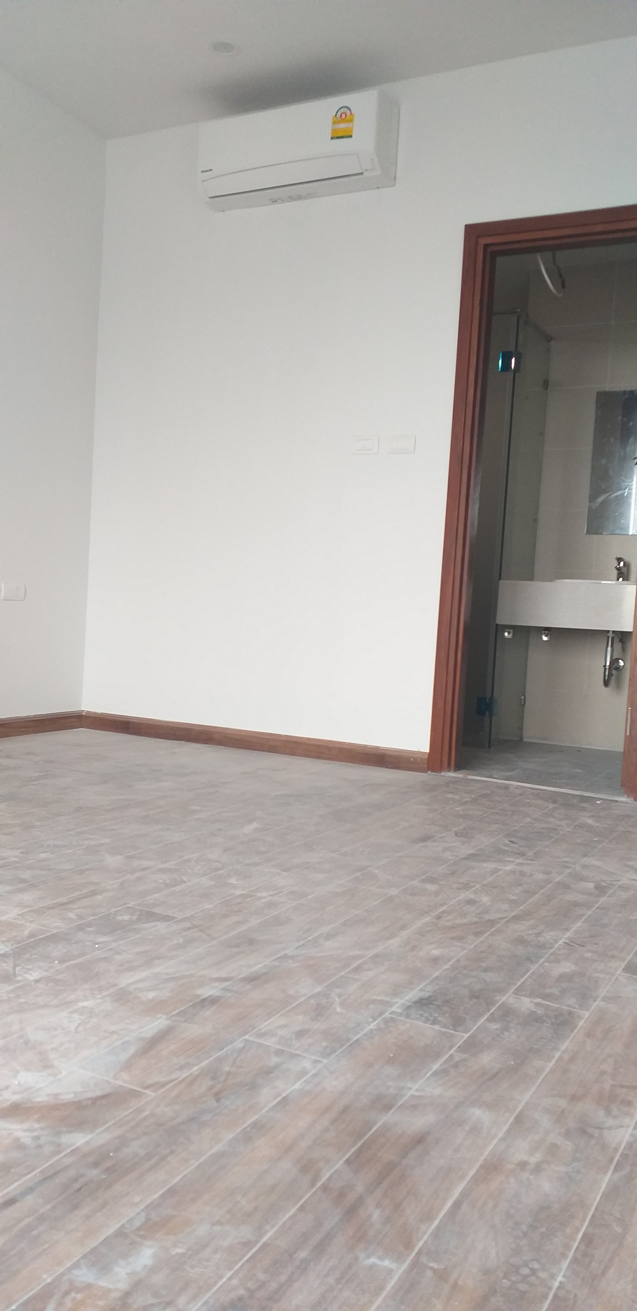 Cần cho thuê căn hộ tại 3PN, Cơ bản tại Lê Văn Lương, LH: 0358305646 897721