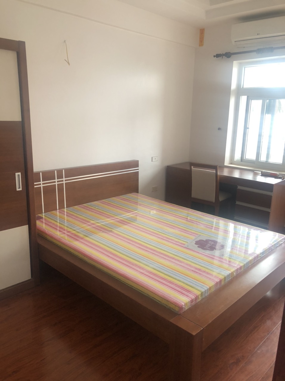 Cho thuê chung cư Bộ Quốc Phòng ngõ 120 Hoàng Quốc Việt, Cầu Giấy 2PN đầy đủ nội thất giá 8tr/th
 919648
