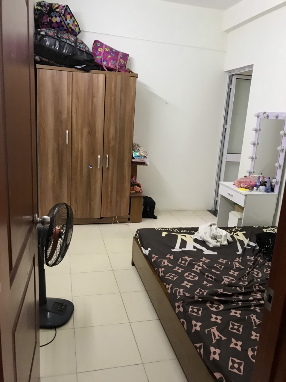 Cho thuê chung cư X2 Nguyễn Cơ Thạch, DT 70m2, 2 PN, điều hoà, tủ bếp giá 7,5tr/th. 0962830896 930208