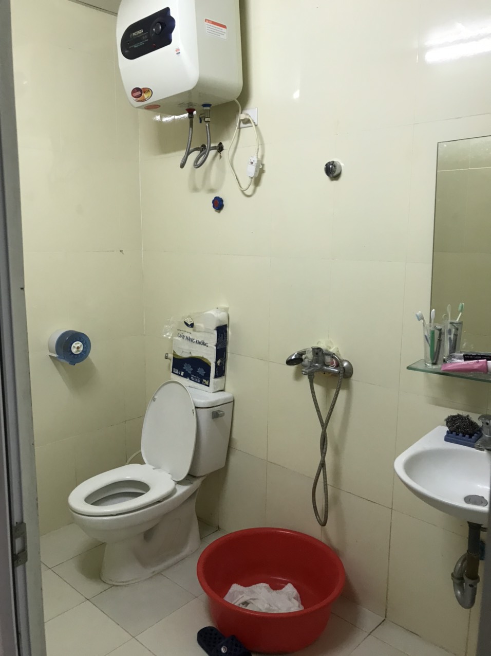 Cho thuê chung cư X2 Nguyễn Cơ Thạch, DT 70m2, 2 PN, điều hoà, tủ bếp giá 7,5tr/th. 0962830896 930208