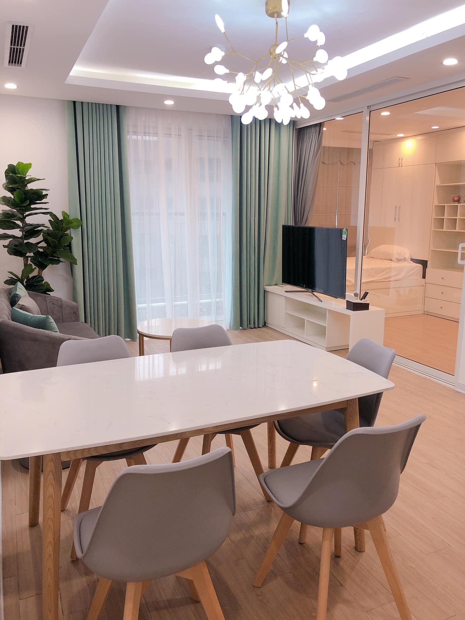 Cho thuê căn hộ Seasons Avenue - Hà Đông, 2pn sáng - 81m2, full nội thất xịn - giá tốt. 036.896.5467 939029