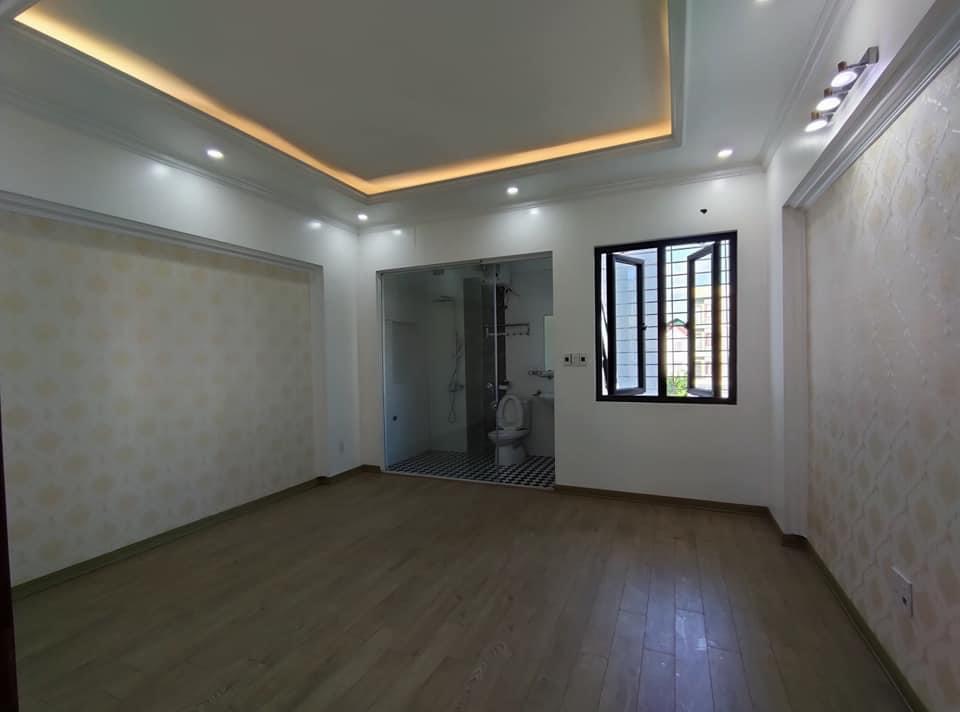 Cho thuê nhà mặt phố khu vực Kim Mã Thượng, 60m2 x 5 tầng, MT 6m, làm VP đại diện, giá từ 20tr/th 949527