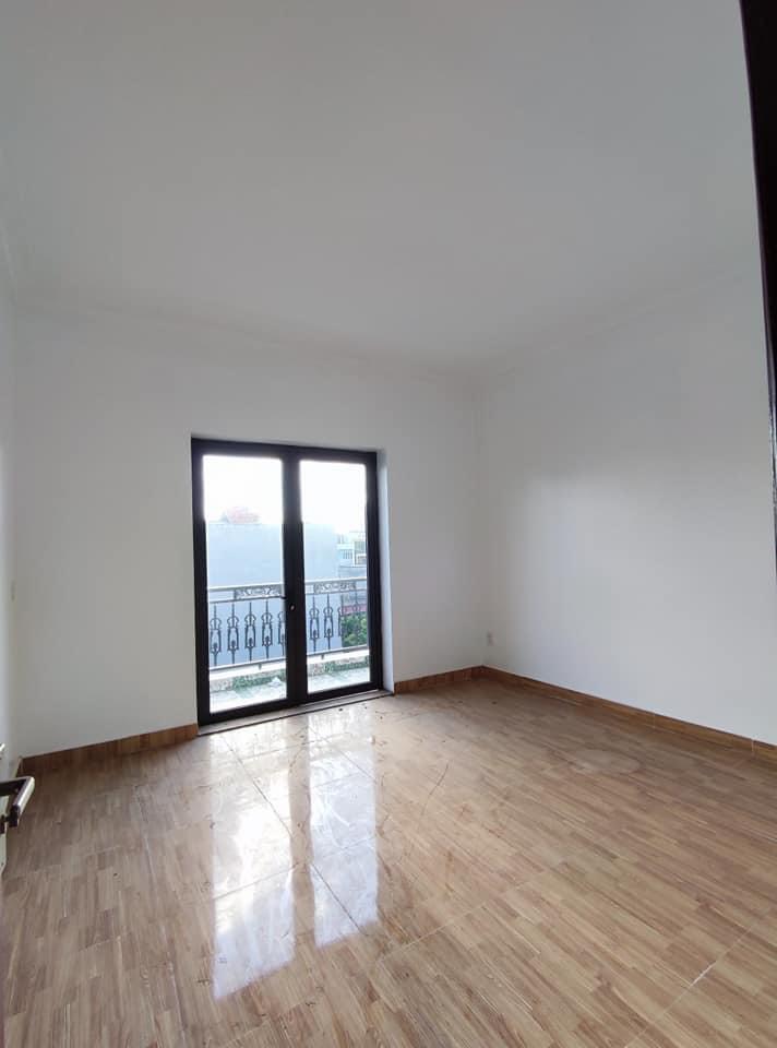 Cho thuê nhà mặt phố khu vực Kim Mã Thượng, 60m2 x 5 tầng, MT 6m, làm VP đại diện, giá từ 20tr/th 949527