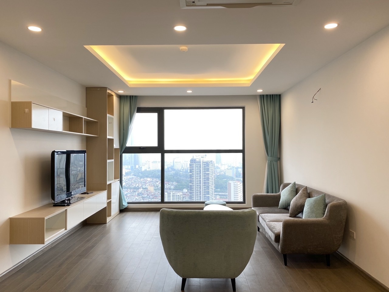 Cho thuê căn hộ cao cấp FLC Twin Tower 265 Cầu Giấy, 2PN, đủ đổ rất đẹp, giá thuê 13 tr/ tháng, miễn phí quản lý, phí dịch vụ 1 năm. LH 0981623047 955382