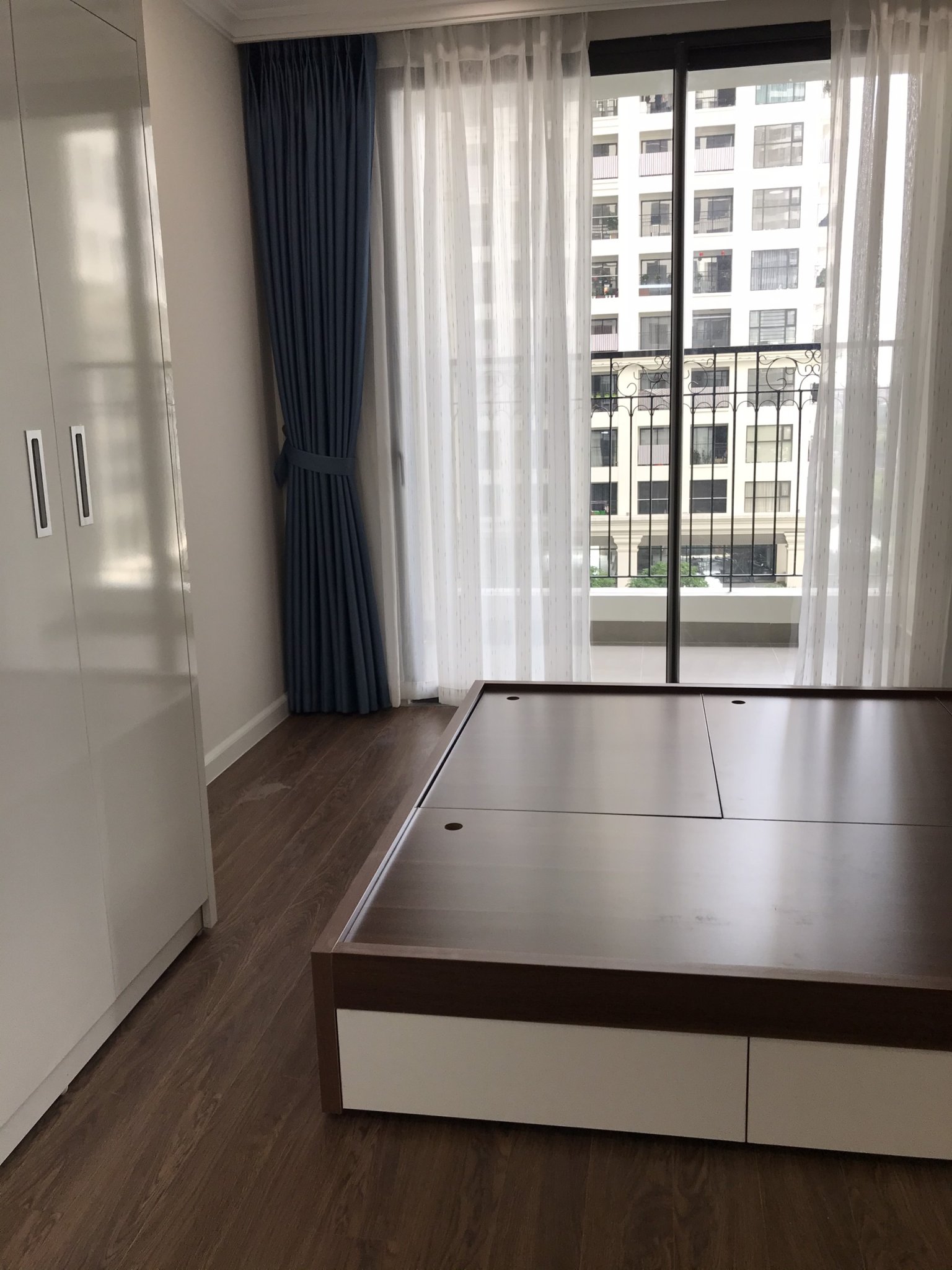 Cho thuê căn hộ 3PN đủ đồ hiện đại tại Minh Khai giá rẻ, view đẹp
 961397