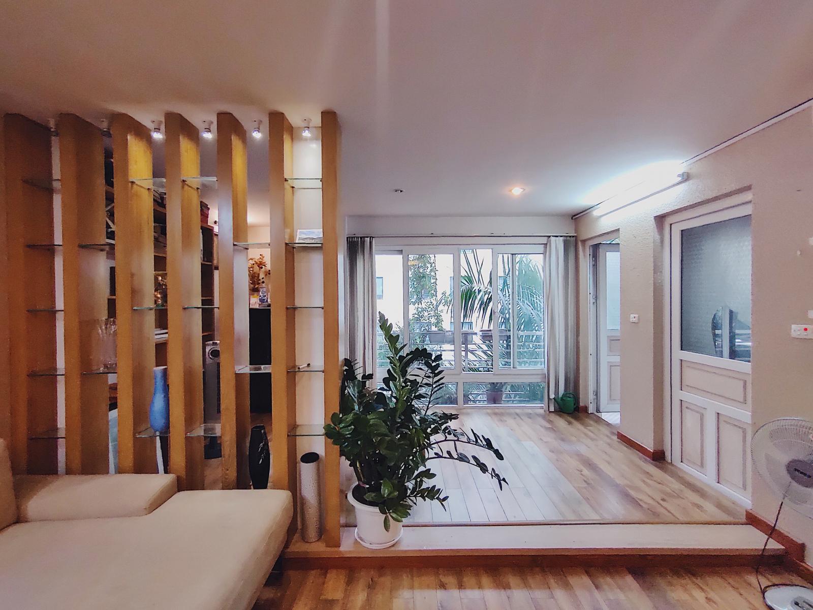 Cho thuê căn hộ tập thể bộ quốc phòng toà C3 đường Tôn Thất Thiệp 80m 2pn full đồ giá 10,5tr
 989748