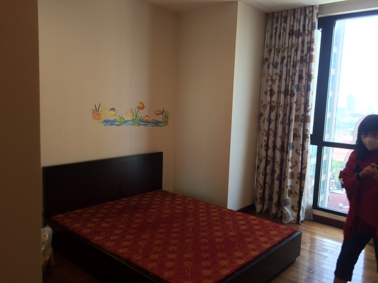 Cho thuê căn hộ 130m2 thiết kế 2 phòng ngủ đầy đủ nội thất Vincom Bà Triệu, LH 0974429283 995361