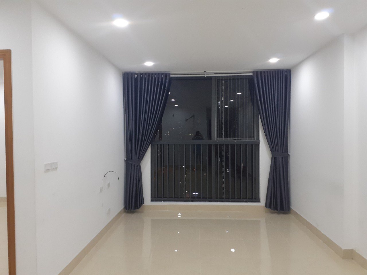 cho thuê chung cư 282 Nguyễn Huy Tưởng, 80m, 3 phòng ngủ đồ cơ bản 10 triệu 999325