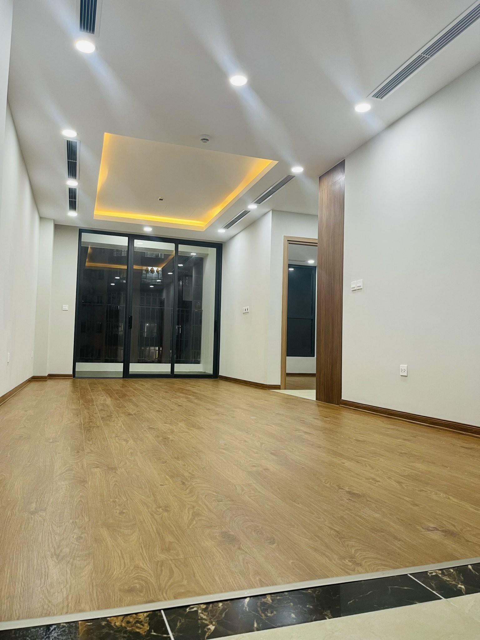 Cho thuê căn hộ chung cư The Park Home Thành Thái 80m2, 2 ngủ, 2vs cơ bản 12.5tr vào 15/7 1010879