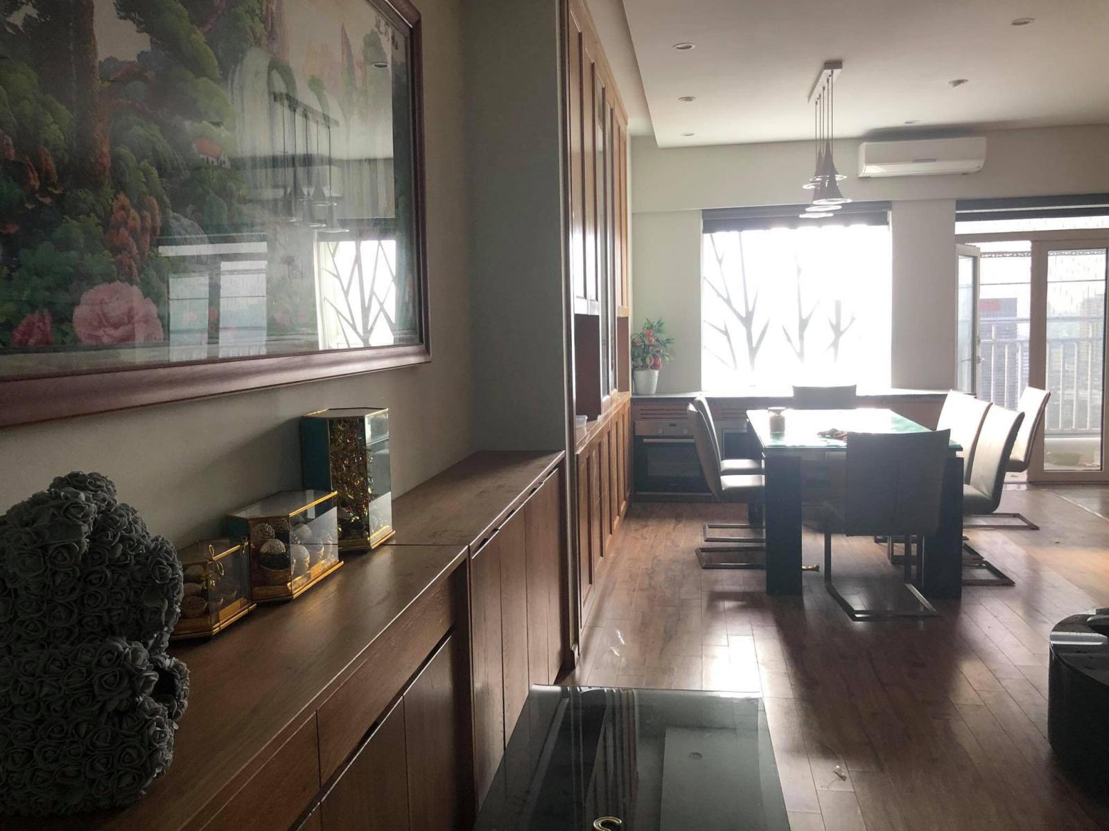 Cho thuê gấp căn hộ tại chung cư 165 Thái Hà ( Sông hồng parkview ) .  1022347