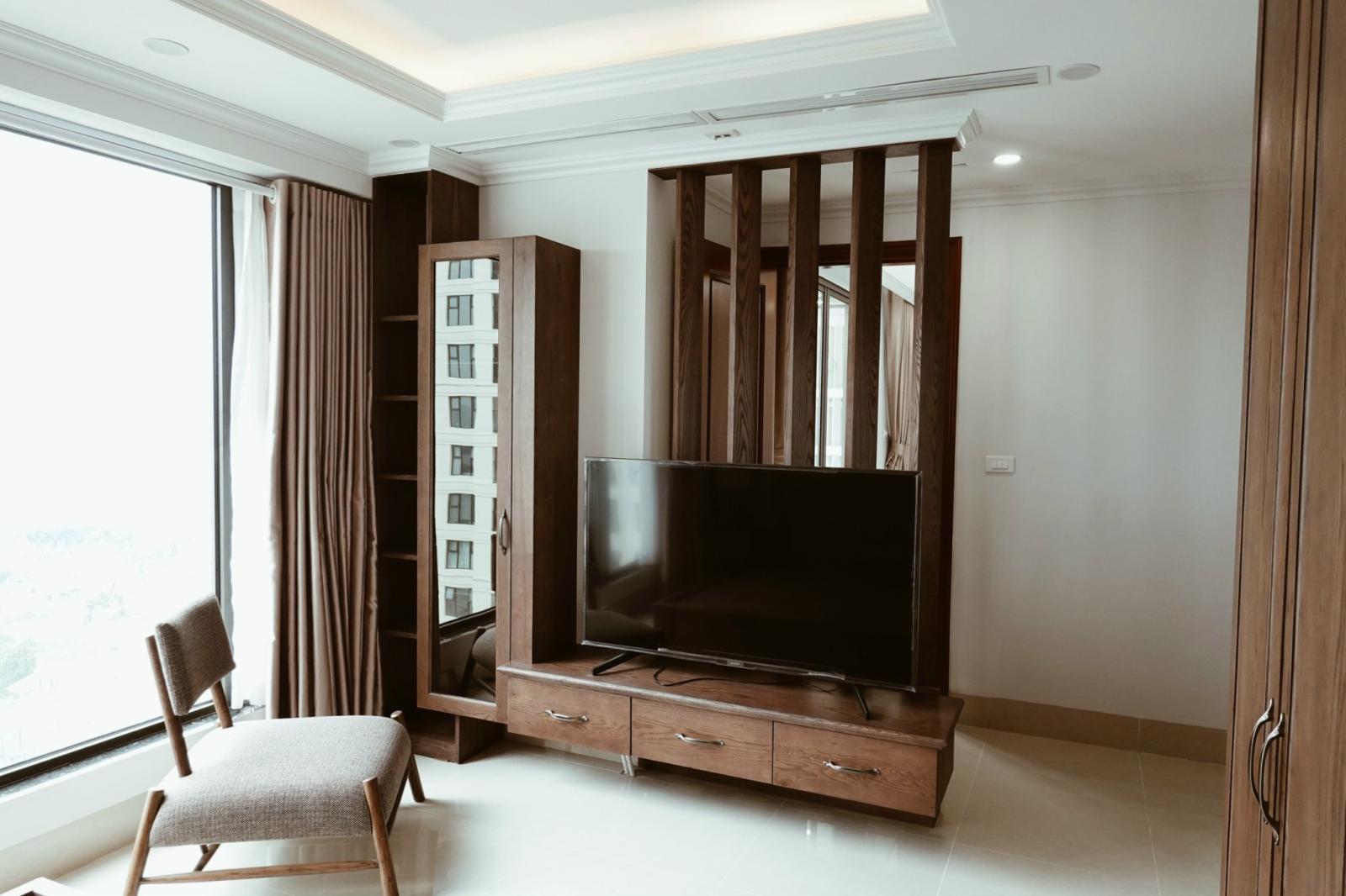 Cho thuê căn hộ 110m2 dự án Tân Hoàng Minh - Quảng An, 3 ngủ, nội thất gỗ cao cấp, đang trống 1023170
