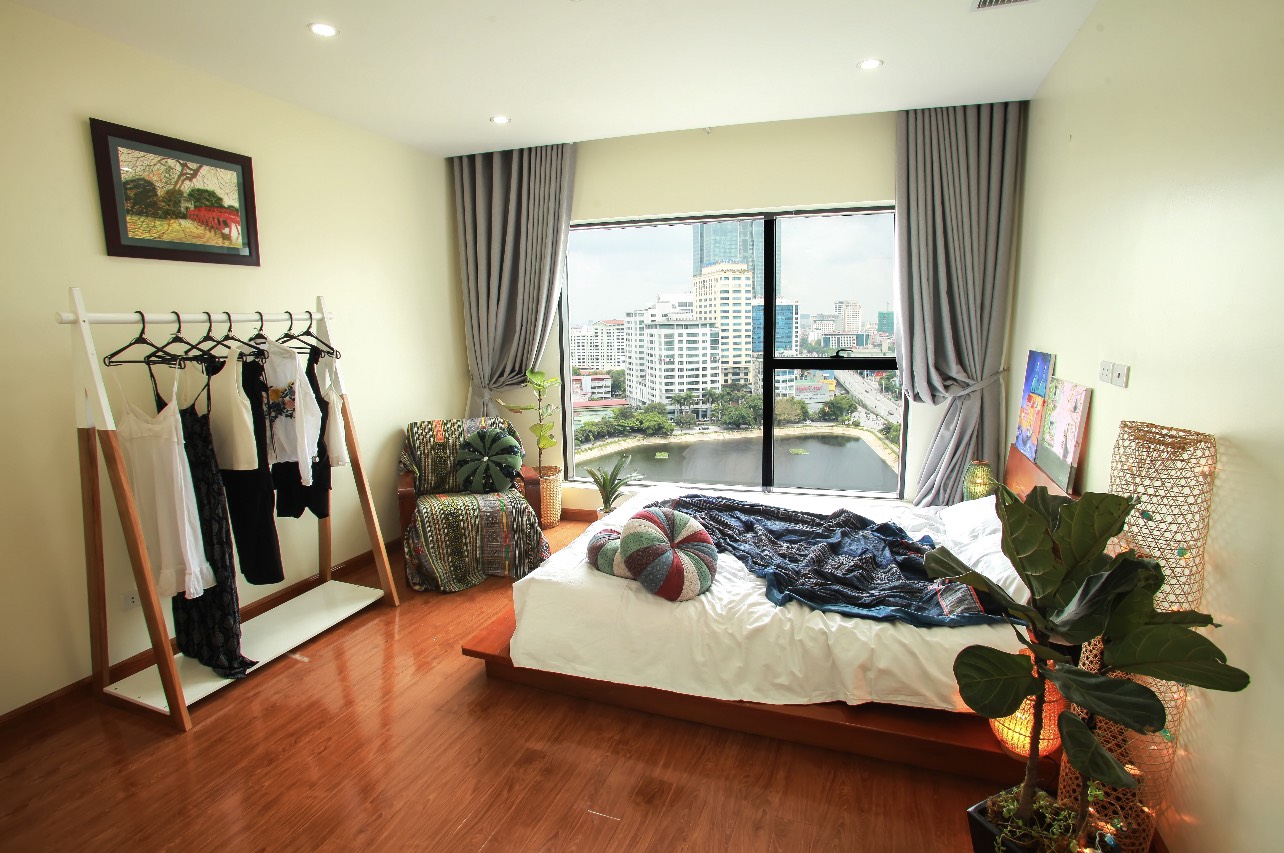 Cho thuê căn hộ 2 ngủ view hồ Ngọc Khánh tại Ngọc Khánh Plaza – 2 Phạm Huy Thông, nội thất tông màu trẻ trung 1023222