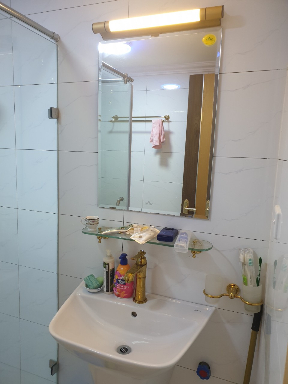 Cho thuê căn hộ 2 ngủ diện tích 88m2 dự án Tân Hoàng Minh - Quảng An, nội thất cao cấp, giá 1000$
 1023501