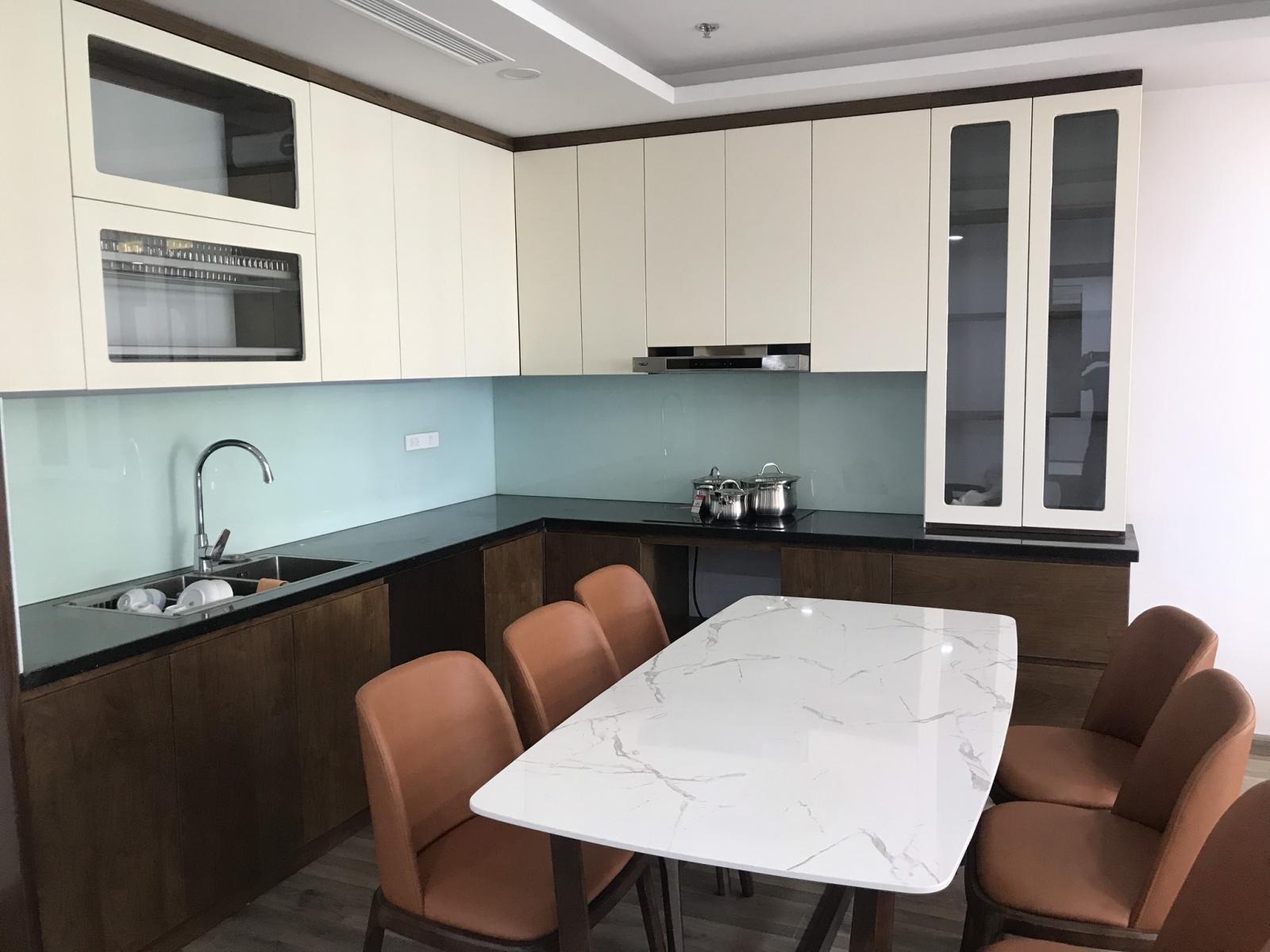 Cho thuê căn hộ 3 ngủ diện tích 105m2 dự án Tân Hoàng Minh - Quảng An, nội thất cao cấp, giá 1300$
 1023685