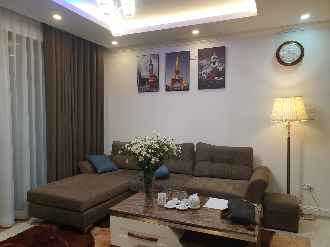 Cho thuê căn hộ 2 ngủ diện tích 88m2 dự án Tân Hoàng Minh - Quảng An, nội thất cao cấp, giá 1000$
 1024650