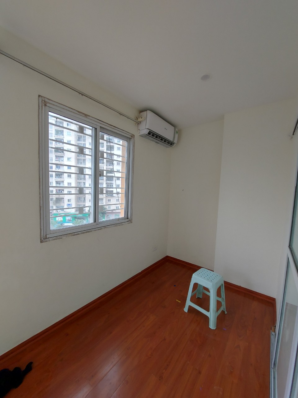 cho thuê chung cư 4F vũ phạm hàm, 63m, 2 phòng ngủ, 8.5 triệu 1027070