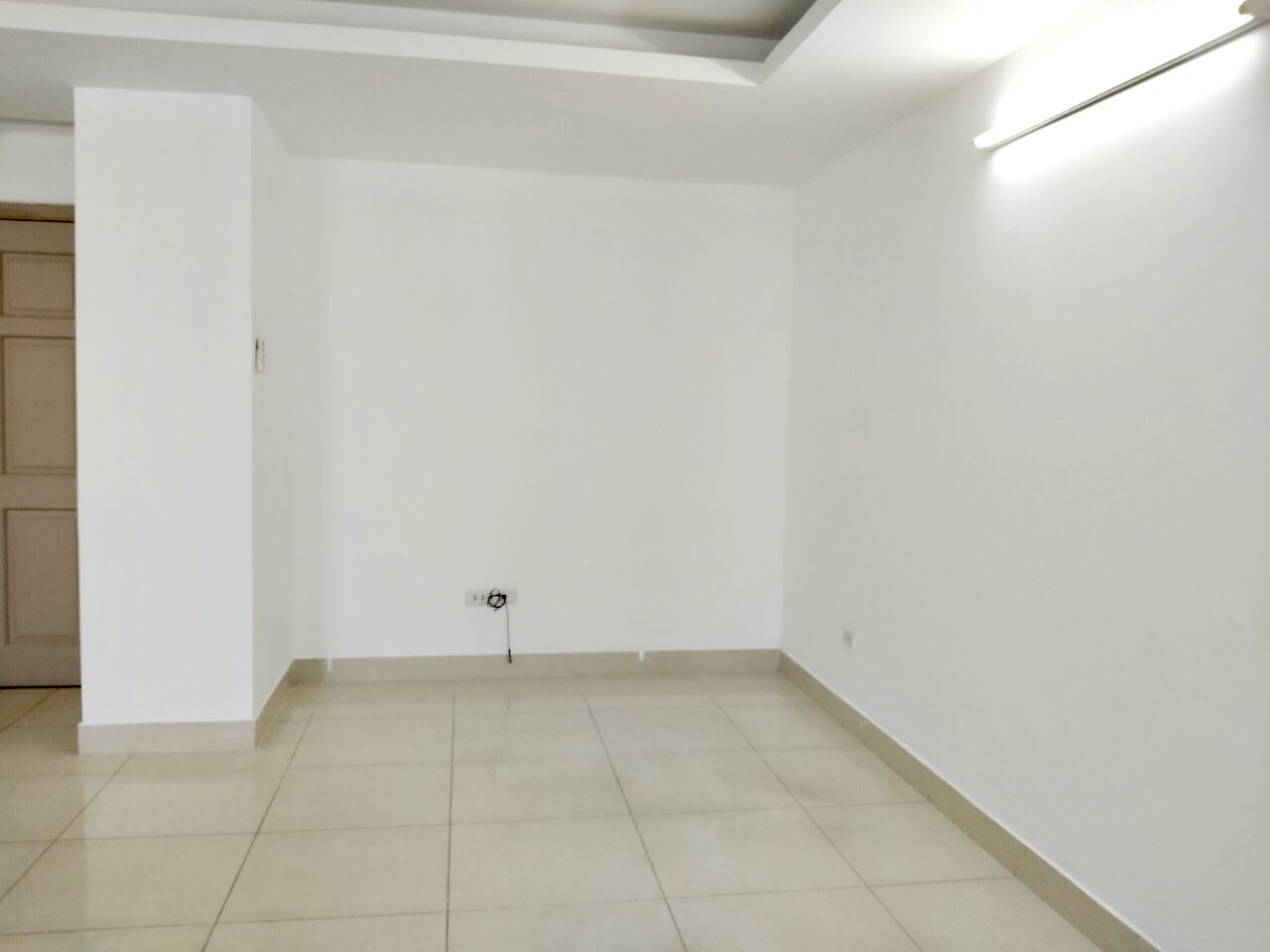 Cho thuê căn hộ 3 phòng ngủ đồ cơ bản chung cư Hồ Gươm plaza nhà cực thoáng đẹp sạch sẽ phú hợp làm văn phòng  1028160