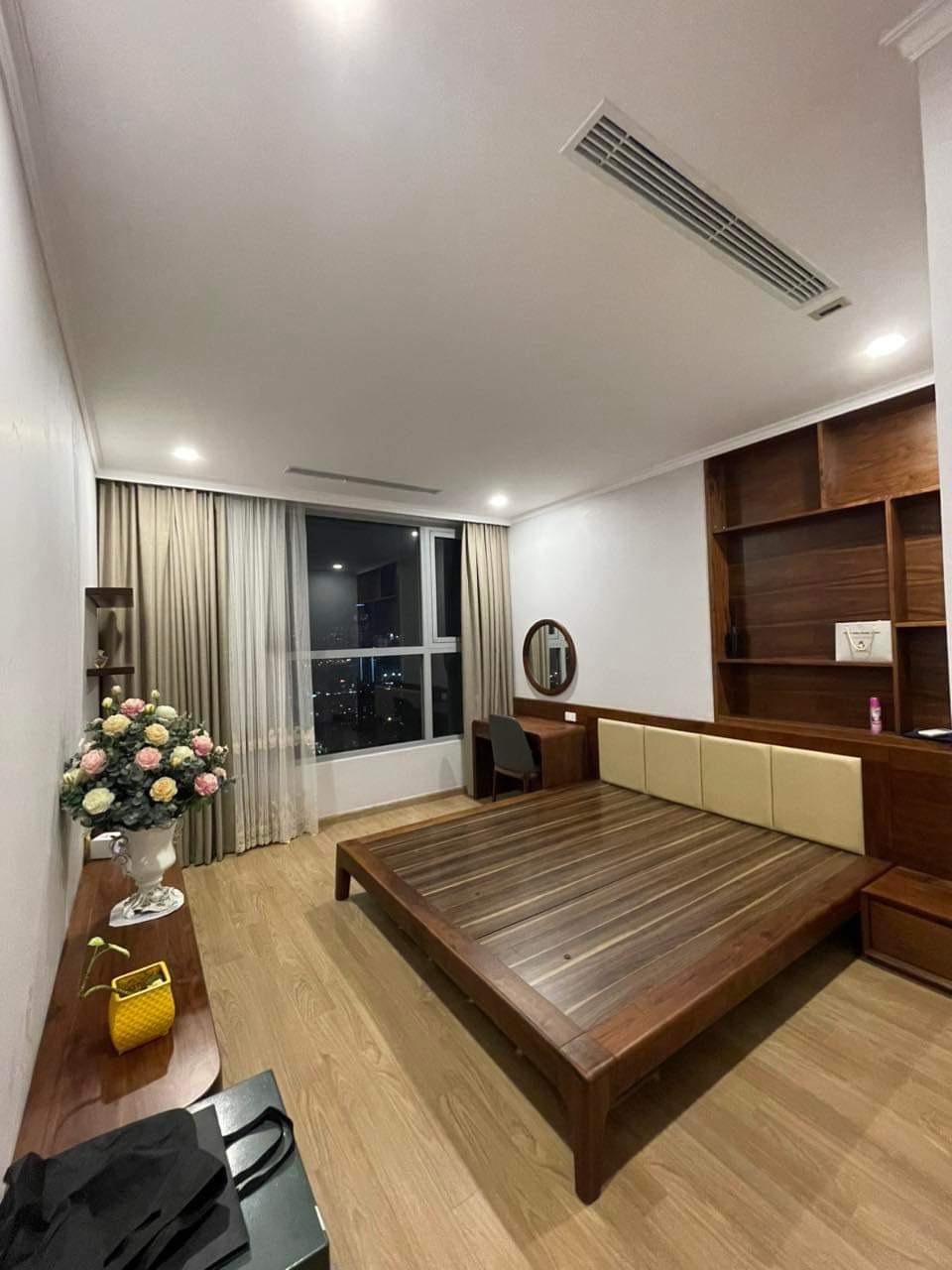 Cho thuê chcc Royal City Thanh Xuân, Hà Nội, 88 m2, 2 PN, full đồ, 18 triệu nhà siêu thoáng ,đang trống ảnh thật  1029275