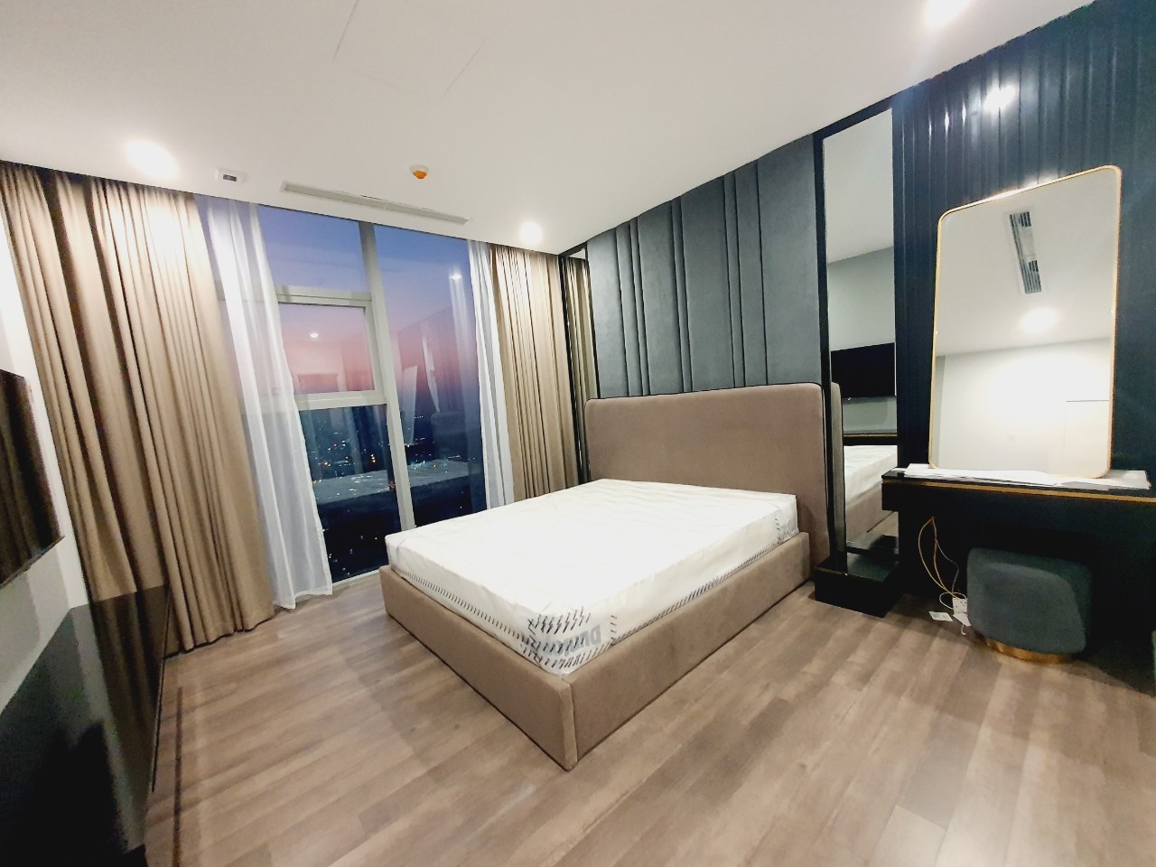 Cần cho thuê căn hộ 2PN 78m2 đủ đồ view thoáng cc Hong Kong Tower 243A Đê La Thành ( có ảnh thật ) 1022760